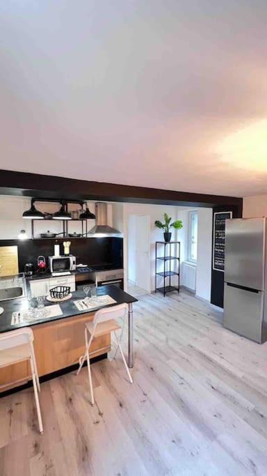 Logement Moderne Au Coeur Du Village Saint-Georges-de-Luzençon Dış mekan fotoğraf
