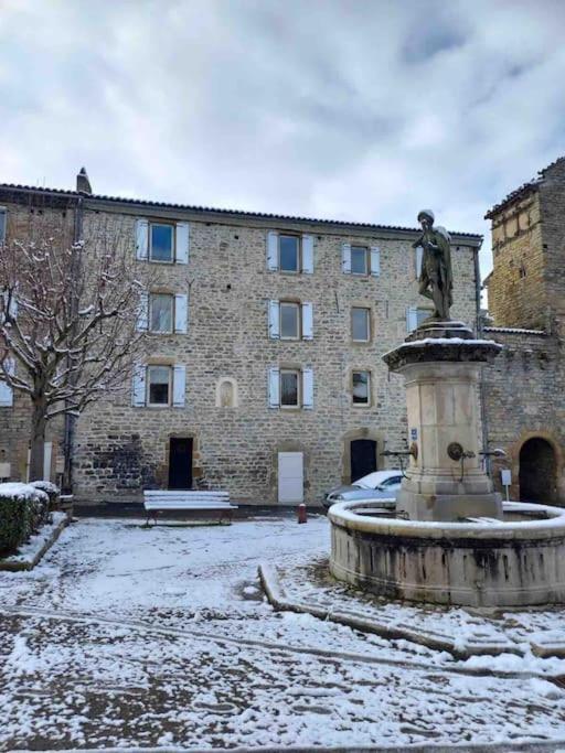 Logement Moderne Au Coeur Du Village Saint-Georges-de-Luzençon Dış mekan fotoğraf