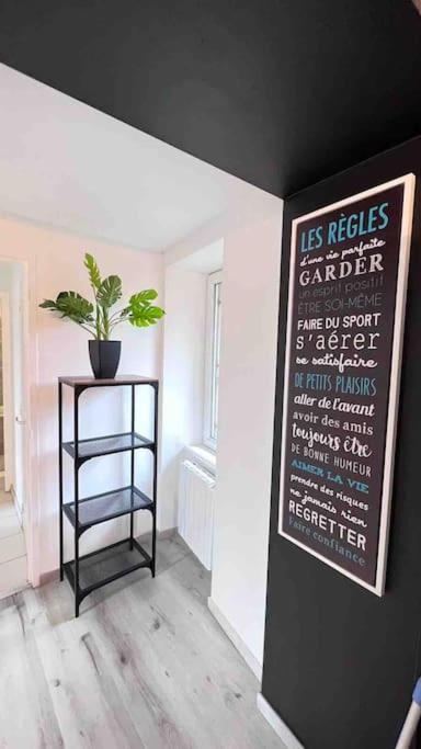 Logement Moderne Au Coeur Du Village Saint-Georges-de-Luzençon Dış mekan fotoğraf