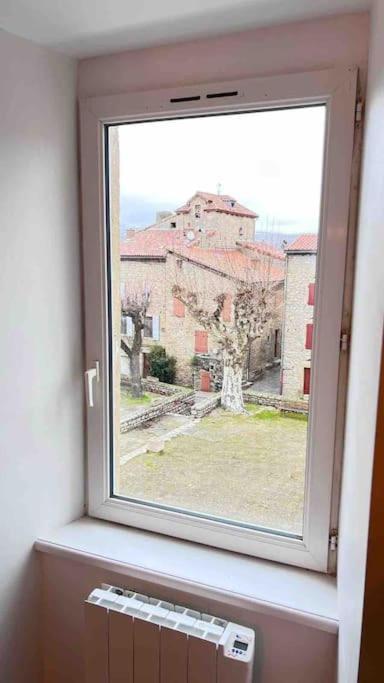 Logement Moderne Au Coeur Du Village Saint-Georges-de-Luzençon Dış mekan fotoğraf